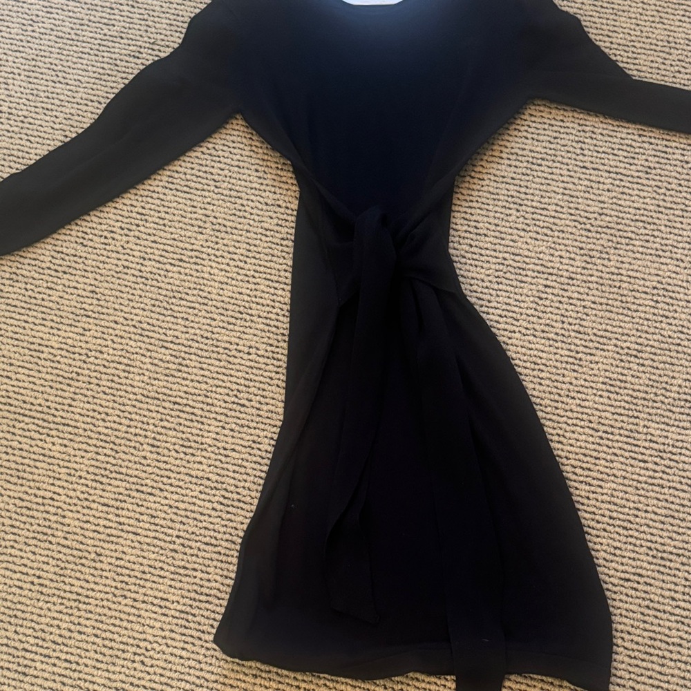 Chic Long Sleeve Black Dress